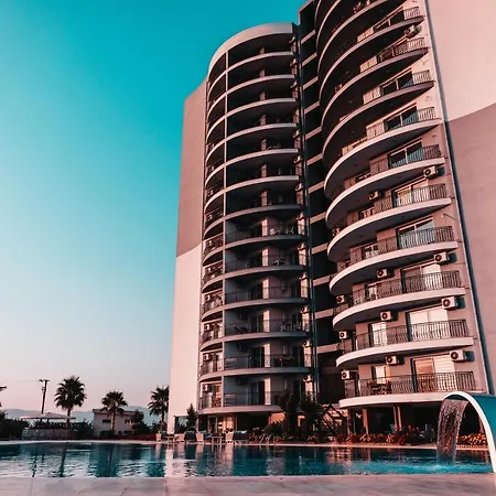 Edelweiss Aqua & Aparthotel 3*