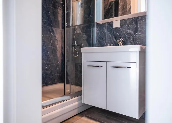 Edelweiss Aqua & Hotel de apartamente Trikomo