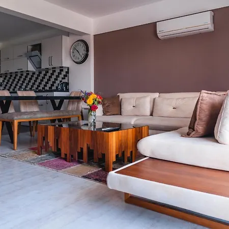 Ξενοδοχείο με διαμερίσματα Edelweiss Aqua & 3*