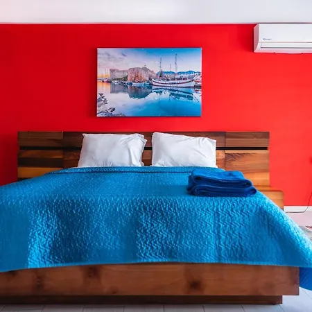 Ξενοδοχείο με διαμερίσματα Edelweiss Aqua & Trikomo